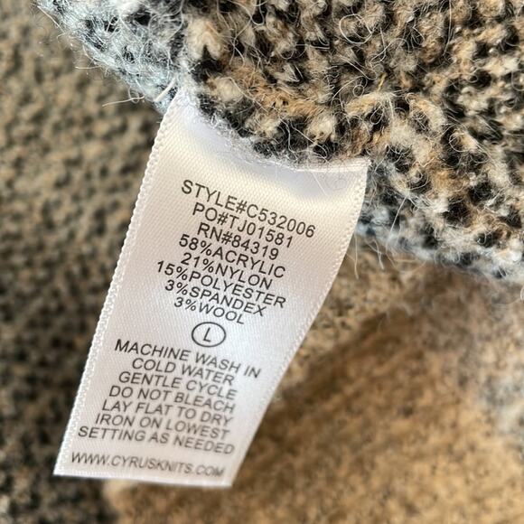 Cyrus Plaid Print Front Button Cardigan Coat NWT Taupe Grey - Picture 5 of 7